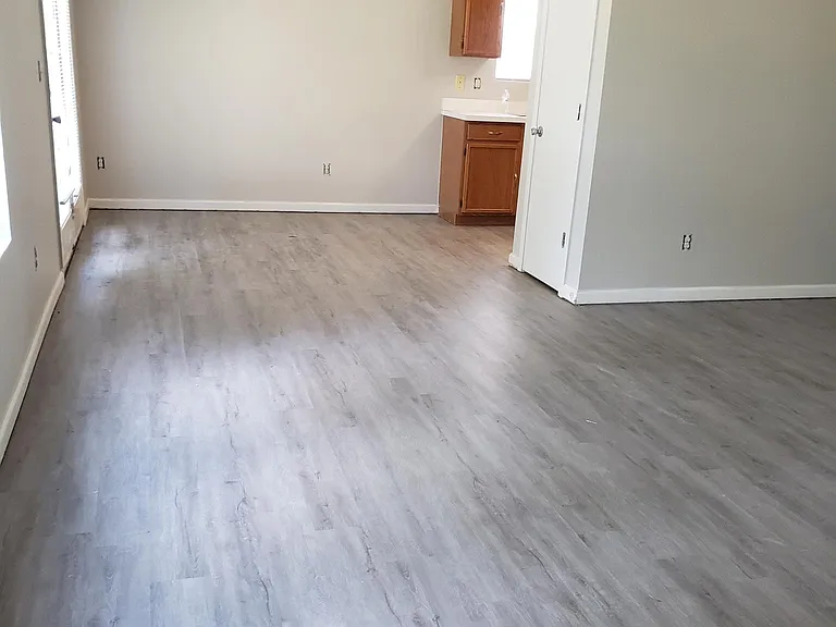 410 Sapphire Dr — Photo 8