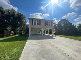 120 Mollere Dr, Waveland, MS 39576