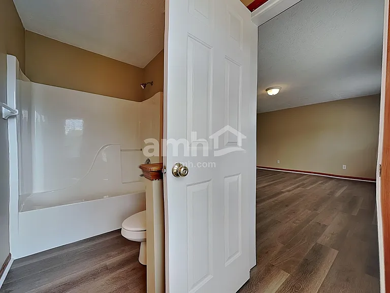 440 Dexter Ct — Photo 11
