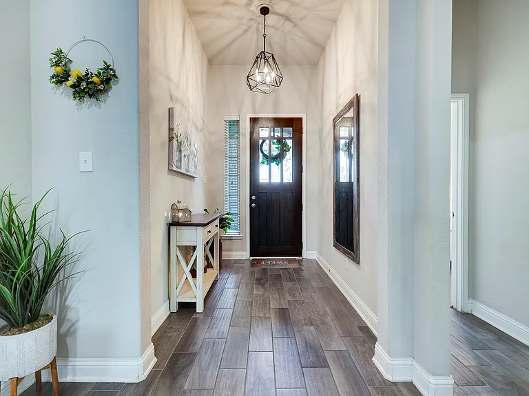 5215 Baroness Ln — Photo 4