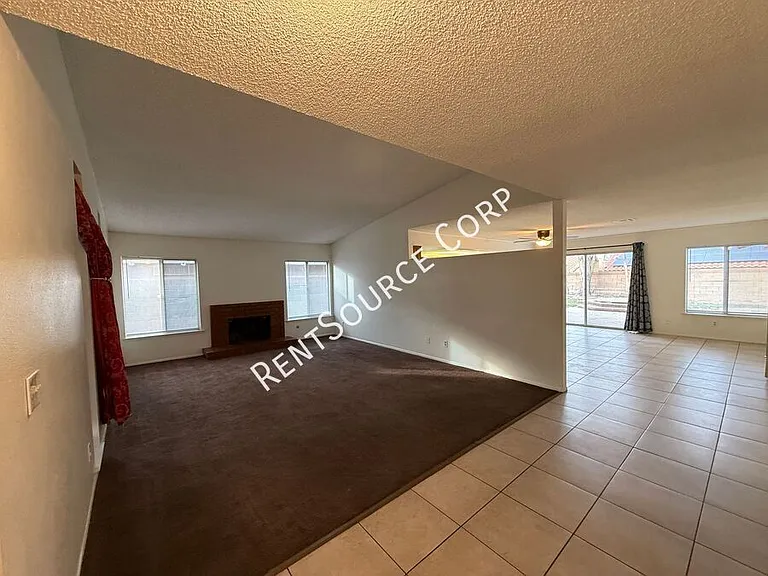 519 W Avenue J15 — Photo 4