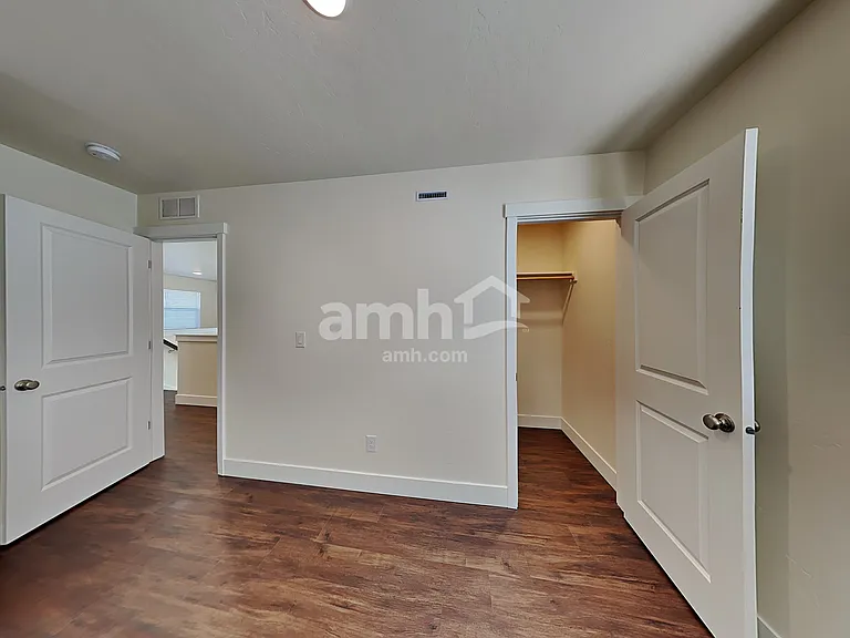 1017 S Moorside Ave — Photo 17