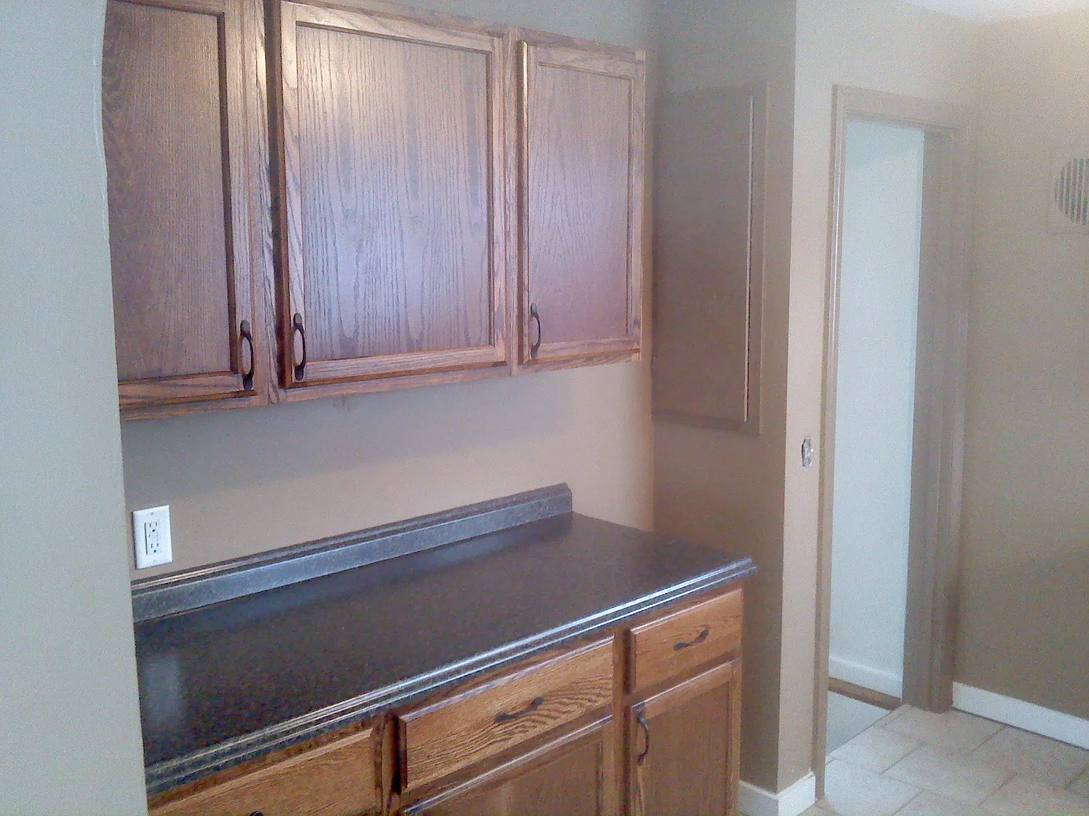 3 bed, 1.5 bath, 960 sqft, $1,685 — Photo 4