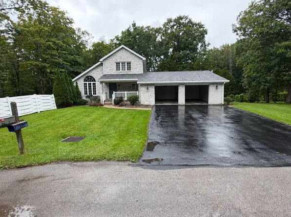 828 Knob Wood Rd, Hermitage, PA 16148