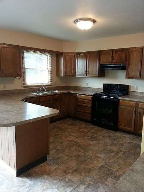 2nd image of 1718 Brewington Dr