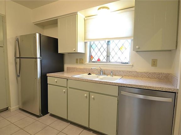 5th image of 7706 Village Trail Dr