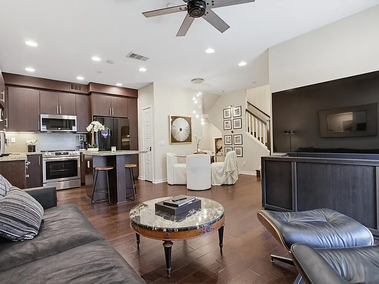2115 Cosmo Way — Photo 15