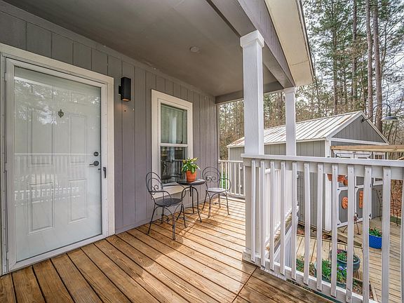 4th image of 9461 Begonia Rd