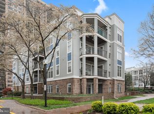 5563 Seminary Rd APT 104, Falls Church, VA 22041