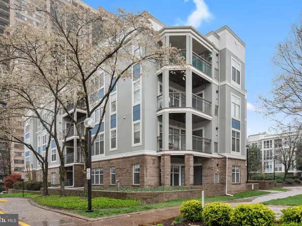 5563 Seminary Rd APT 104, Falls Church, VA 22041