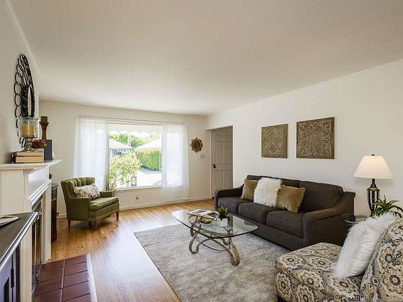4th image of 1403 Birch Ave