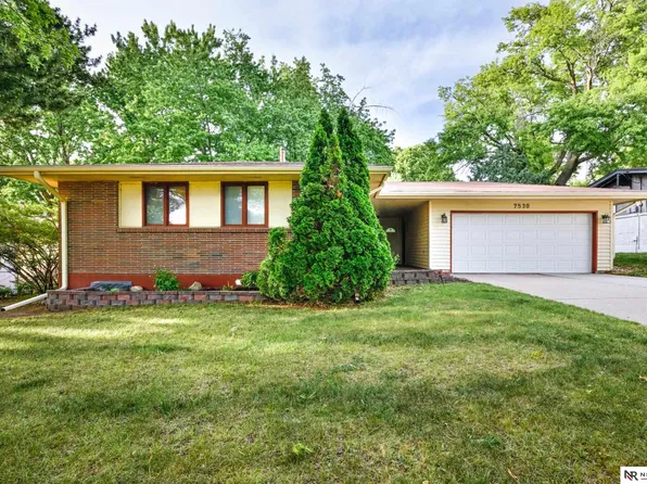 7530 Vine St, Lincoln, NE 68505