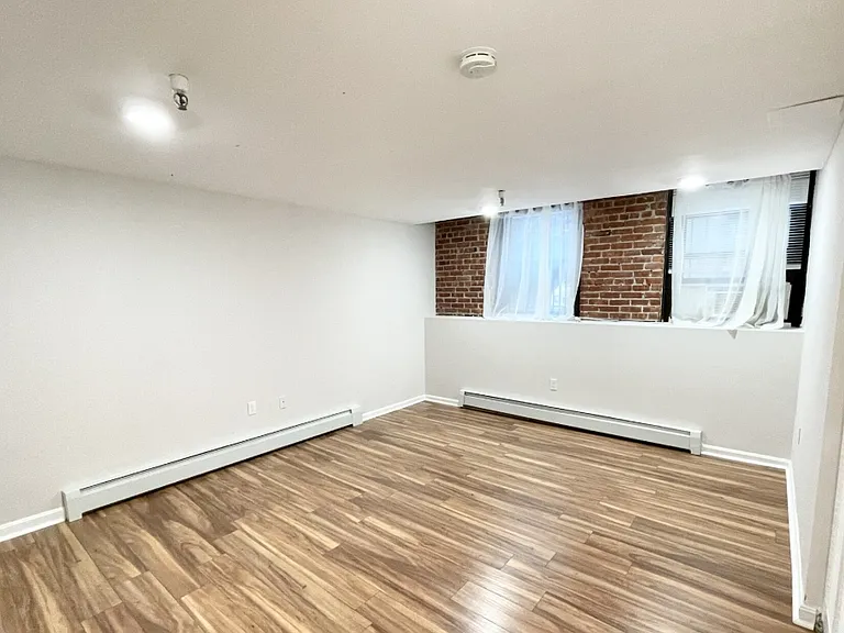 39-41 Hemenway St #26R — Photo 5