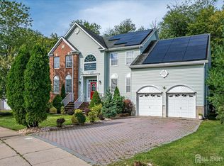 29 Mission Dr, Monroe Township, NJ 08831