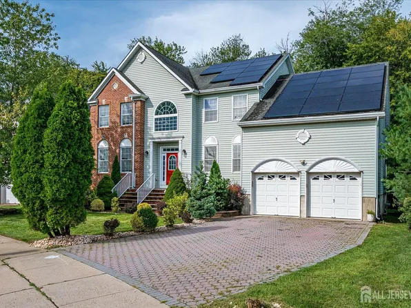 29 Mission Dr, Monroe Township, NJ 08831