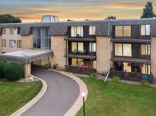 3421 Kent St APT 612, Shoreview, MN 55126