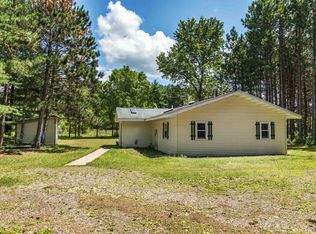 N5588 1st Ct, Oxford, WI 53952