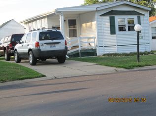 41 Poplar Dr, Sandwich, IL 60548