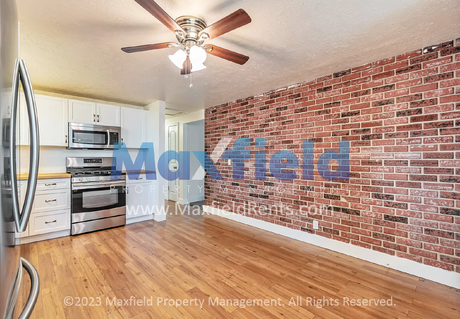 3 bed, 1.0 bath, 2296 sqft, $1,995 — Photo 3