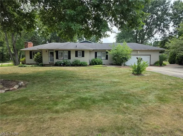 490 Bonshire Rd, Akron, OH 44319