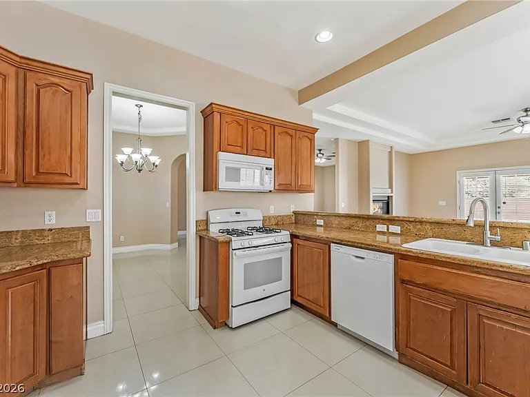 7205 Madonna Dr — Photo 10