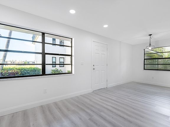 3rd image of 546 Piedmont L