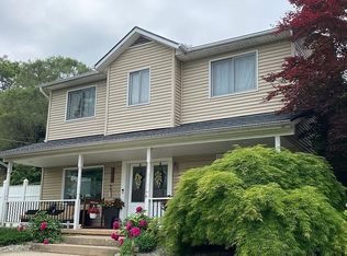 1915 Hoeft Dr, Commerce Township, MI 48390