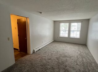 20 Wolf Rd APT C39, Lebanon, NH 03766