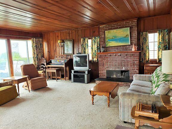 3rd image of 4049 England Dr