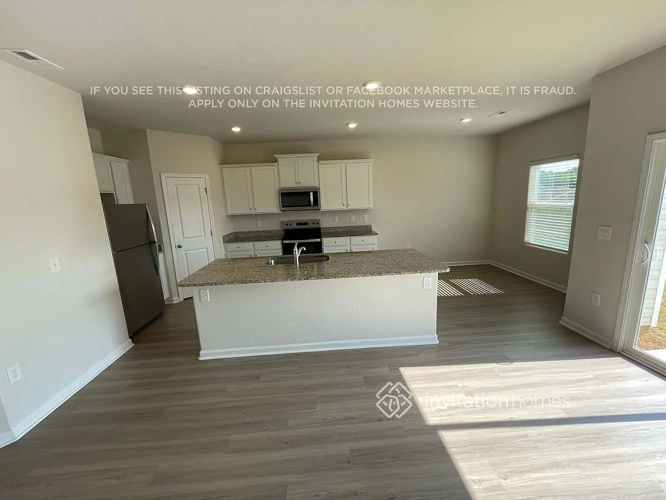2046 Transatlantic Ave Charlotte, NC 28215 — Photo 3