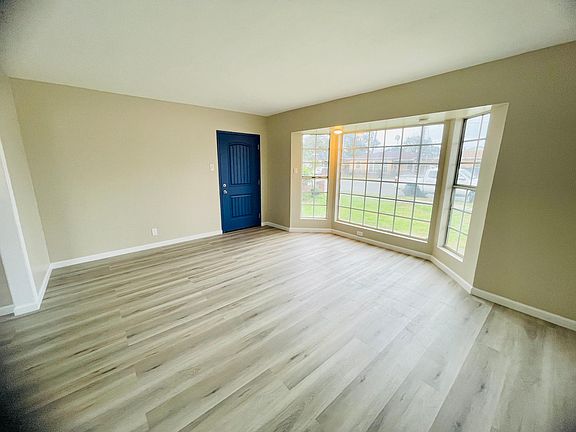 4th image of 9248 Rose St #9248