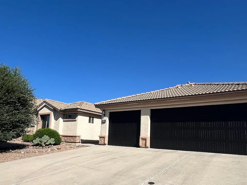 3263 Red Leaf Ln