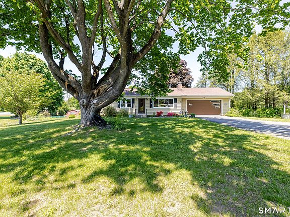 2nd image of 42 Silvermine Road
