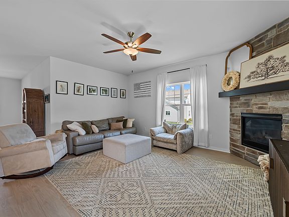 5th image of 608 Cherry Ct