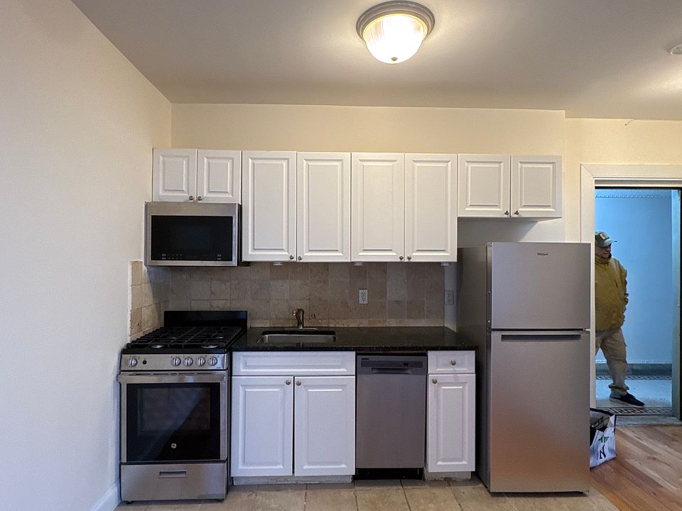 2nd image of 1 Arden St APT 608