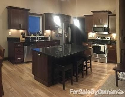 Kitchen
						:
						open floorplan,
