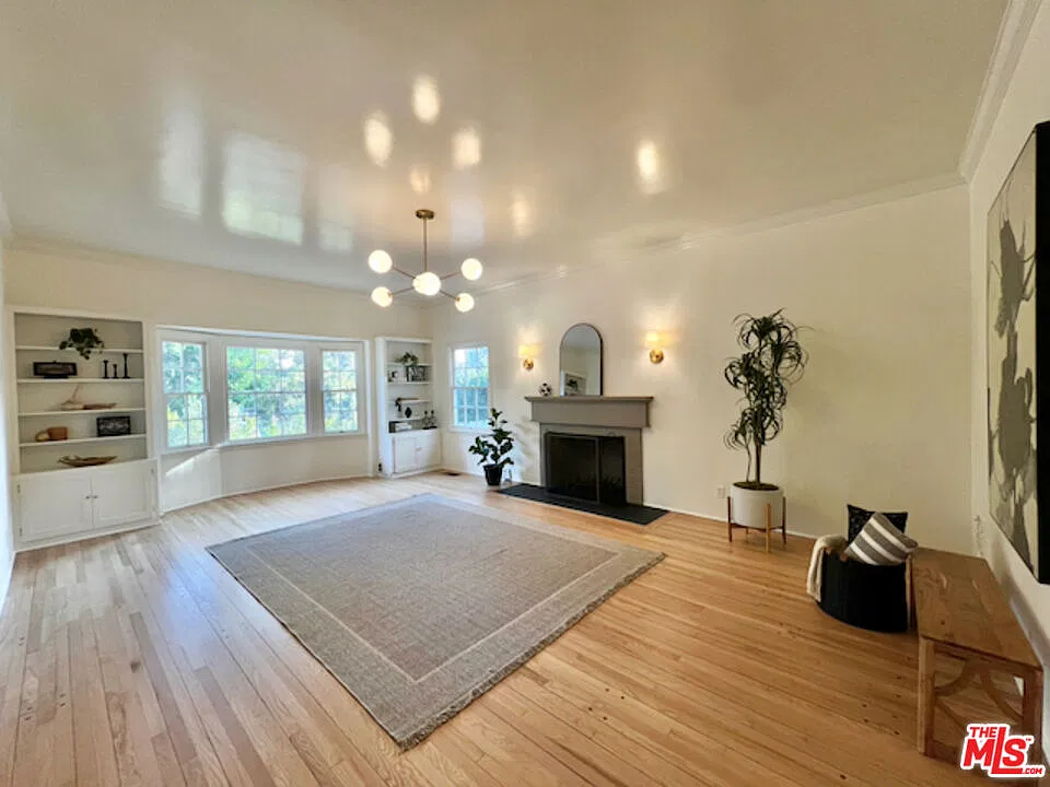 3 bed, 2.0 bath, 2300 sqft, $14,000 — Photo 3