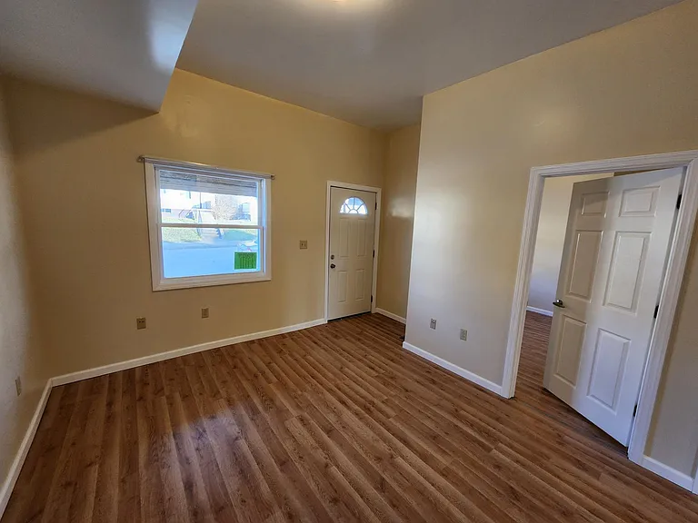 1945 Leishman Ave #1 — Photo 8