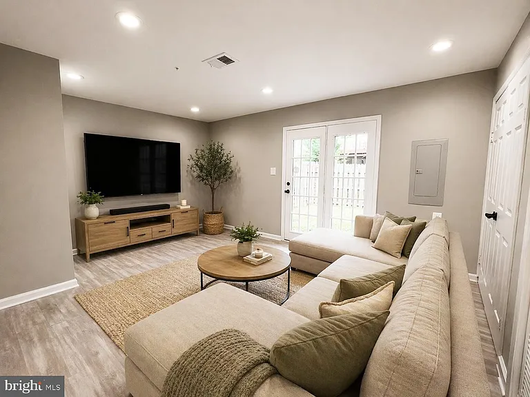 9016 Lake Largo Dr — Photo 12