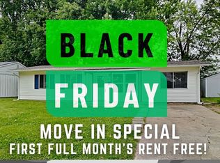 890 Edgewood Dr, Mooresville, IN 46158