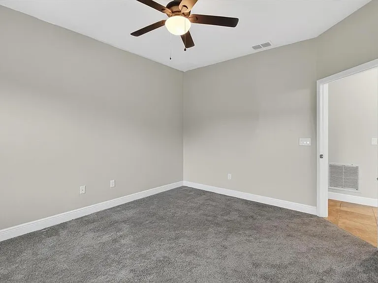 1389 Heritage Landings Dr — Photo 39