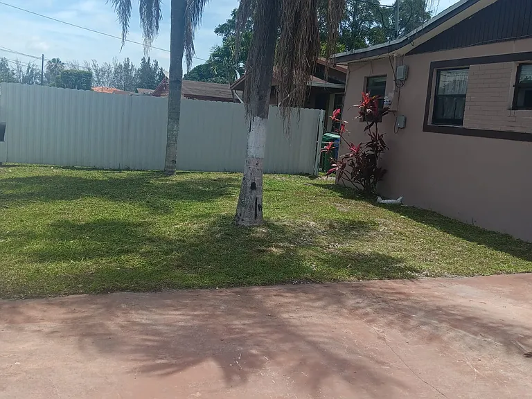 1630 NW 153rd St — Photo 3