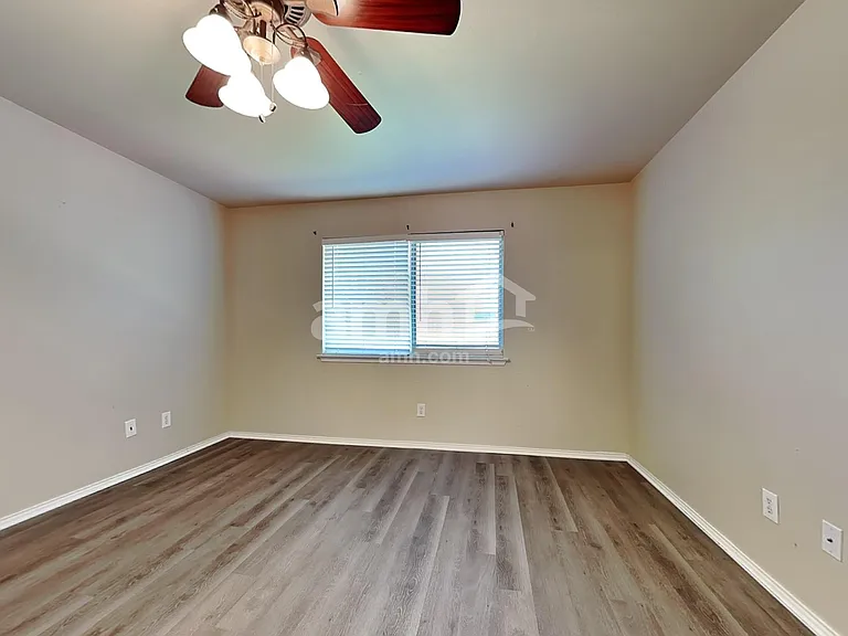 1624 Kelly Ln — Photo 8