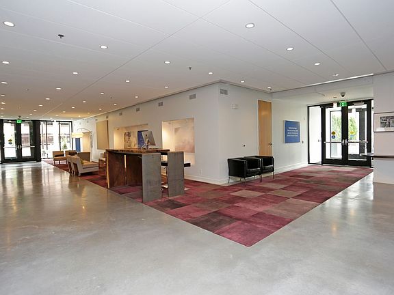 5th image of 915 Washington Ave N #510