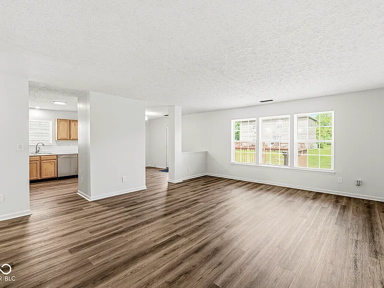 2747 Foxbriar Pl — Photo 6