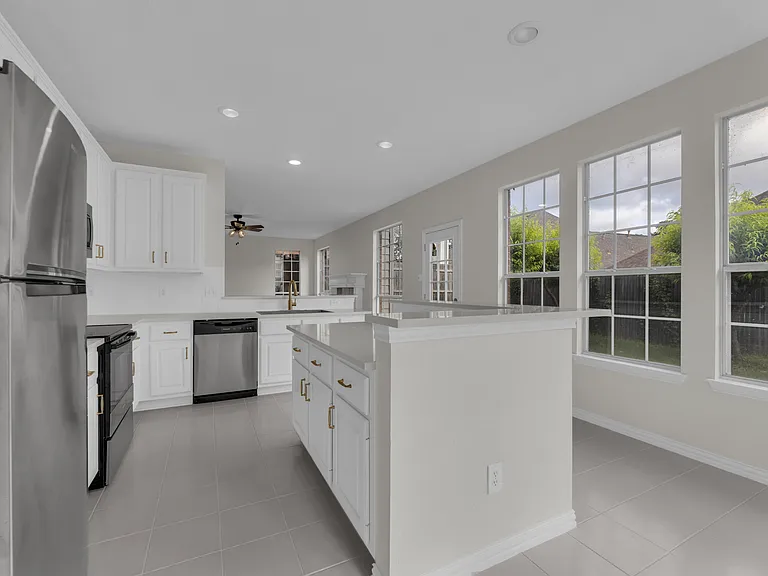 2822 Alcot Ln — Photo 3