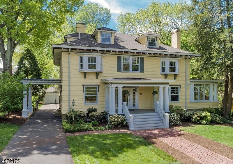 1st image of 146 Irving Ave
