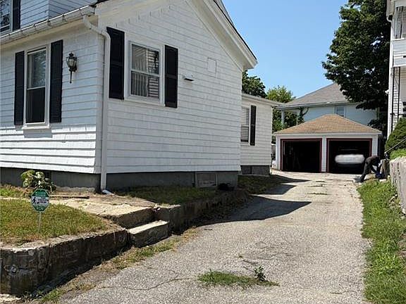 4th image of 359 Mason St