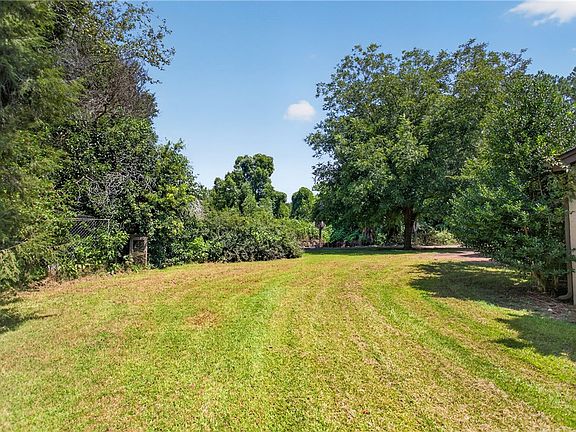 4th image of 1719 Old Central Rd