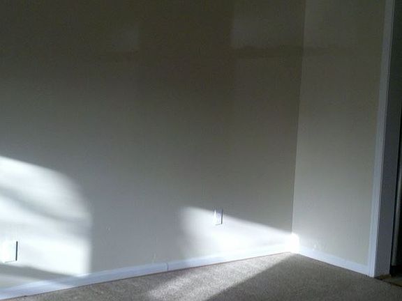 3rd image of 218 Alder Wood Dr